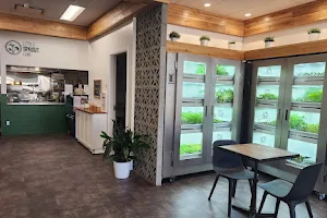 Little Sprout Café image