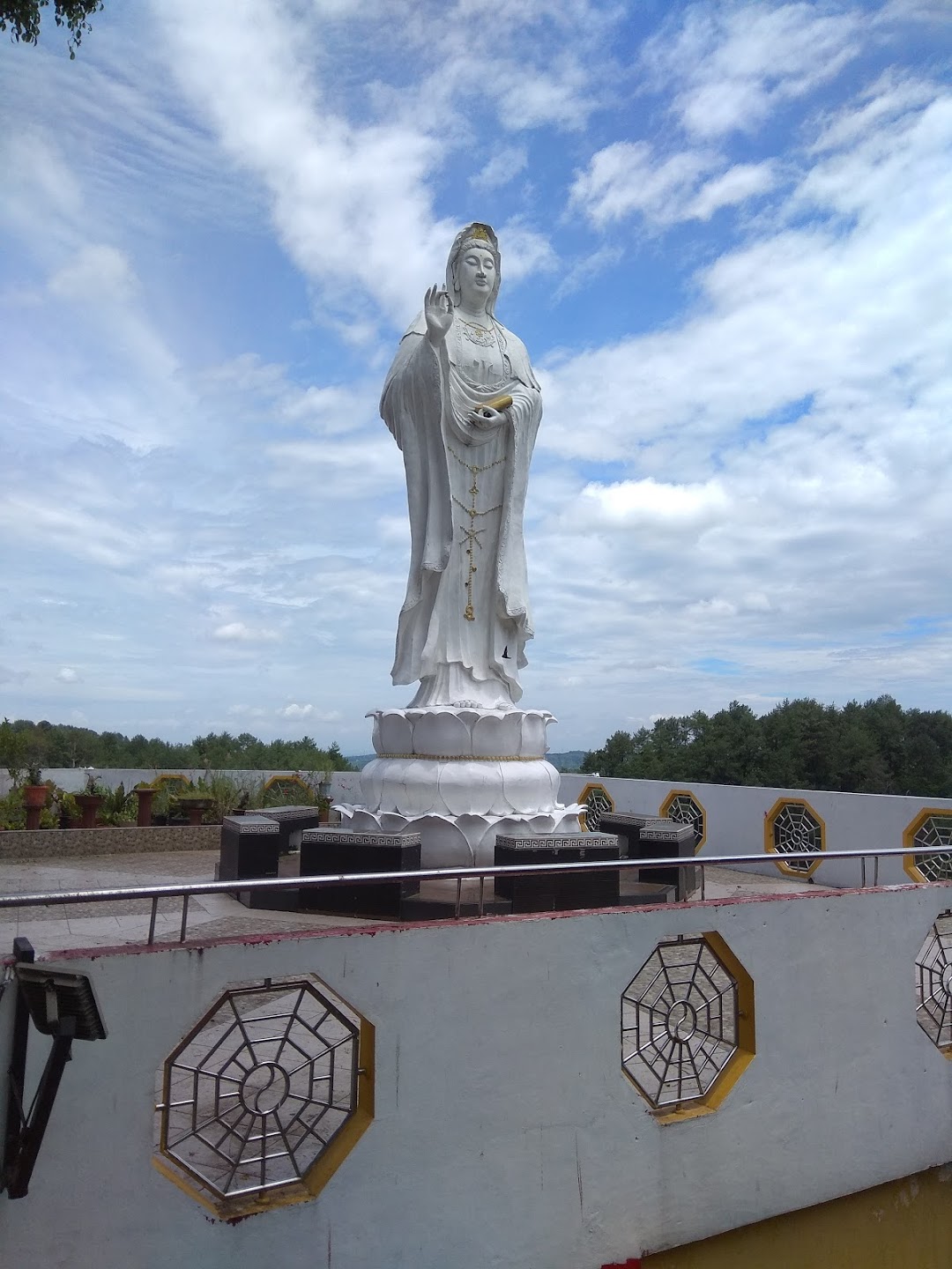 Vihara Avalokitesvara Sri Kukus Redjo Gunung Kalong