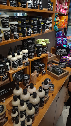 Cosmetics Store «Lush», reviews and photos, 10 Rosedale Shopping Center, Roseville, MN 55113, USA