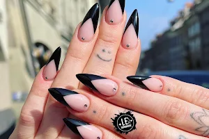 Le Nails image