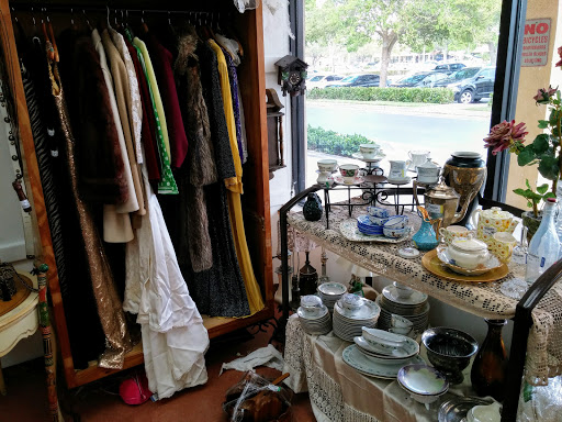 Thrift Store «Goodwill Palm Beach Gardens Boutique/Vintage Shoppe & Donation Center», reviews and photos