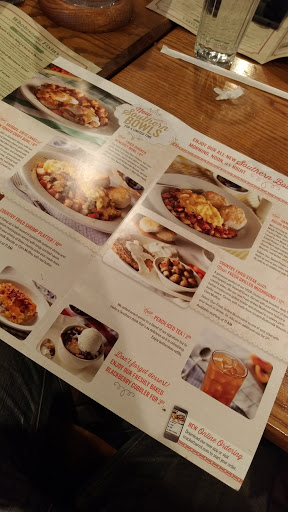 American Restaurant «Cracker Barrel Old Country Store», reviews and photos, Celebration Dr, Suwanee, GA 30024, USA