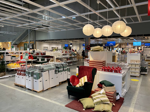 Magasin d'ameublement et de décoration IKEA Orléans Ardon