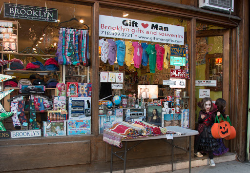 Gift Shop «Gift Man: Brooklyn Gifts & Souvenirs {Est.1982}», reviews and photos, 176 5th Ave, Brooklyn, NY 11217, USA