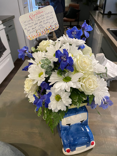 Florist «BloomTown Florist», reviews and photos, 218 W Bay Dr, Largo, FL 33770, USA