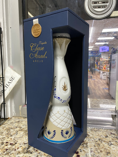 Liquor Store «D & M Liquor Store», reviews and photos, 595 Ralph David Abernathy Blvd, Atlanta, GA 30312, USA