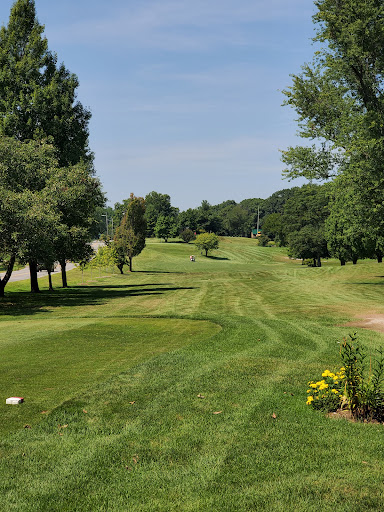 Golf Course «Forest Park Golf Course», reviews and photos, 1155 Sheffield Dr, Valparaiso, IN 46385, USA