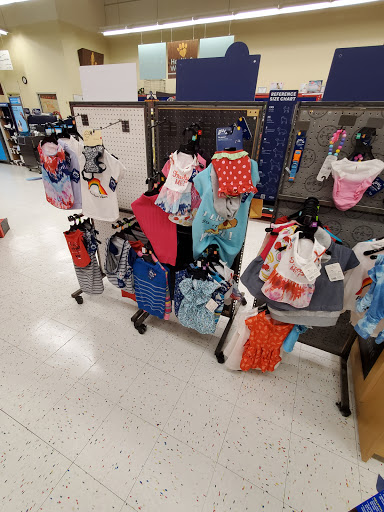 Pet Supply Store «Petco Animal Supplies», reviews and photos, 3165 Alpine Ave NW g, Walker, MI 49544, USA