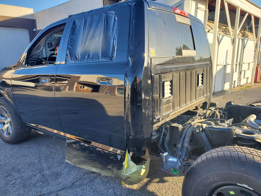 Auto Body Shop «GARYS AUTO COLLISION CENTER», reviews and photos, 24247 Railroad Ave, Newhall, CA 91321, USA