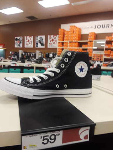 Shoe Store «Famous Footwear», reviews and photos, 16490 N Marketplace Blvd, Nampa, ID 83687, USA