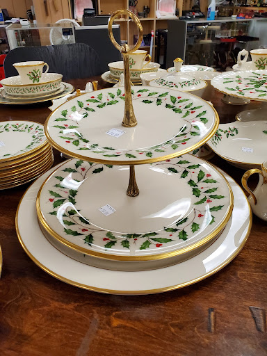 Thrift Store «Interfaith Emergency Services Thrift Store», reviews and photos, 718 N Pine Ave, Ocala, FL 34475, USA