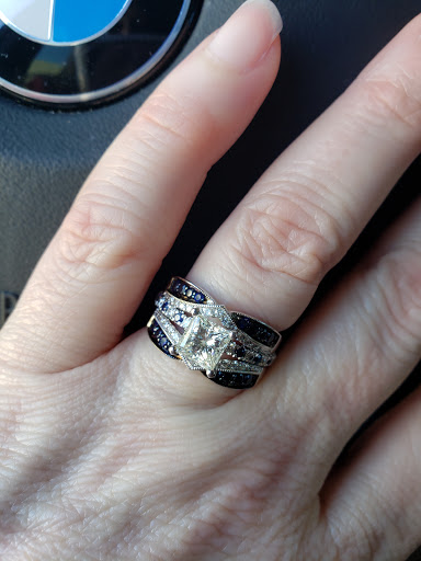 Jewelry Store «Jared The Galleria of Jewelry», reviews and photos, 8522 E 71st St, Tulsa, OK 74133, USA