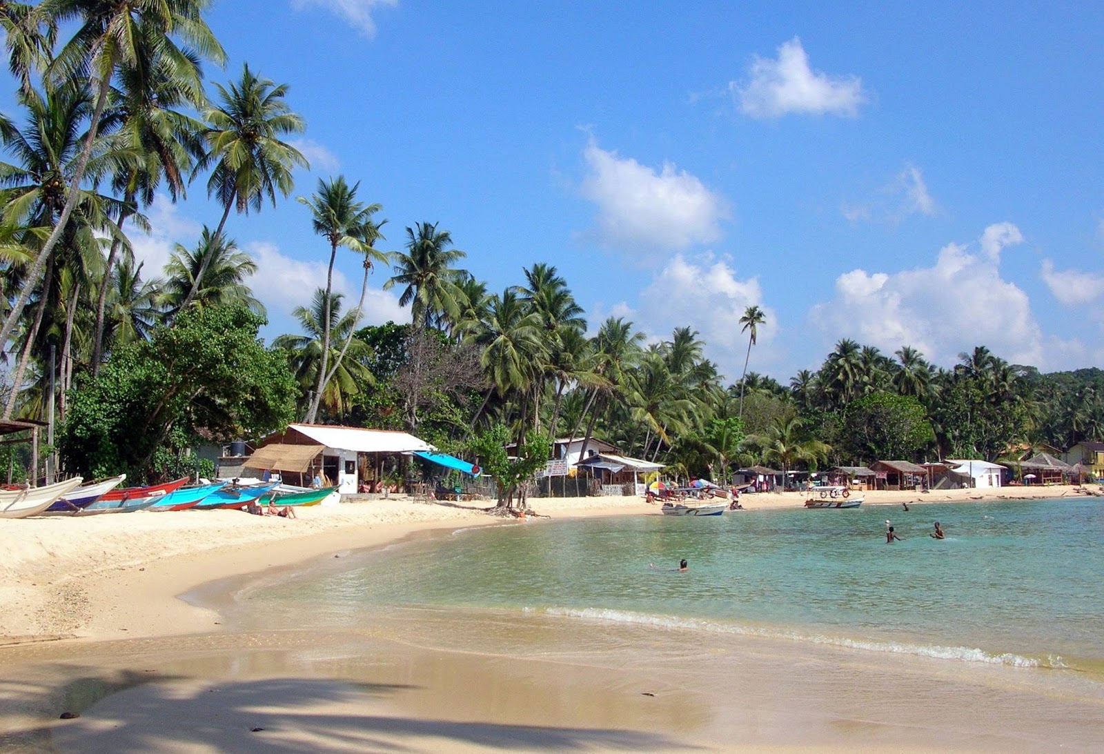 Arugam Bay Beach的照片 带有明亮的细沙表面