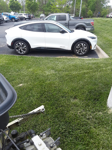 Ford Dealer «Tri-County Ford», reviews and photos, 4032 Commerce Pkwy, Buckner, KY 40010, USA