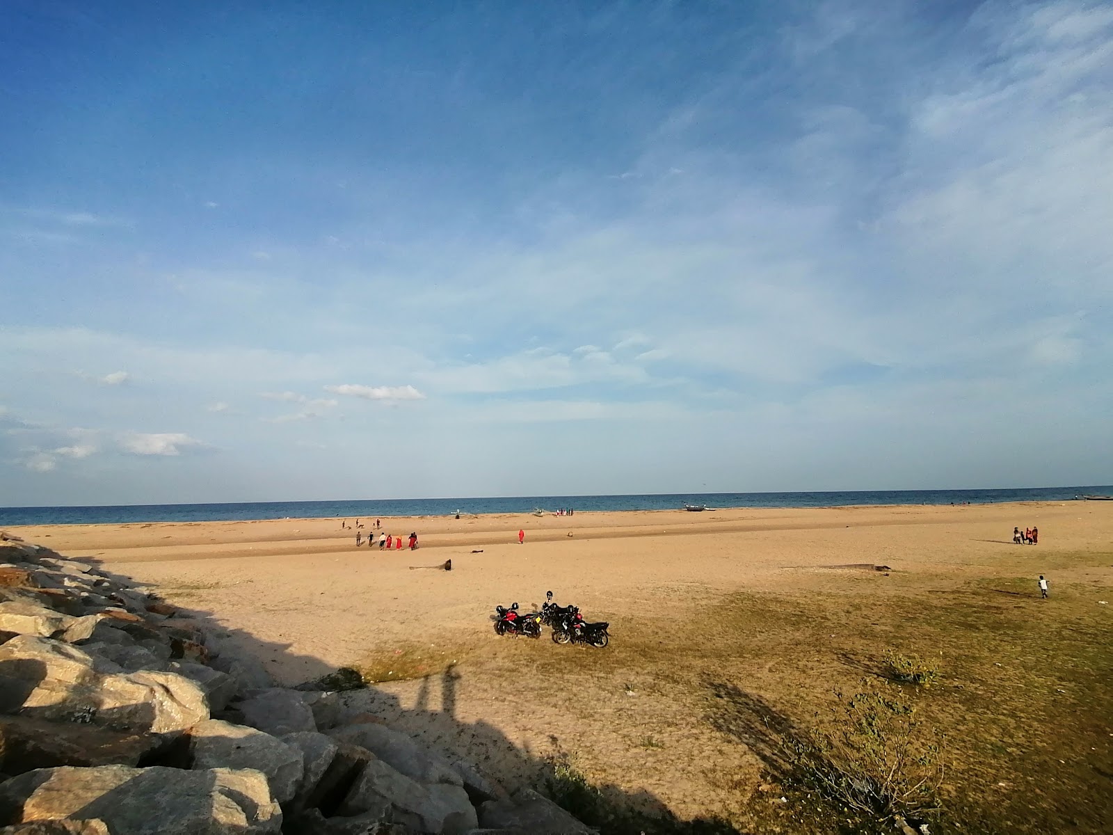 Foto von Palamunai Beach mit beiger sand Oberfläche