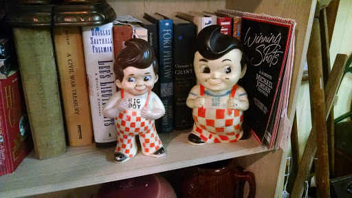 Consignment Shop «Baker Street Curiosity Shop», reviews and photos, 6780 Market St, Wilmington, NC 28405, USA