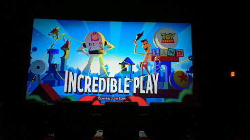 Movie Theater «Regal Cinemas Shiloh Crossing 18», reviews and photos, 10400 E. US 36, Avon, IN 46168, USA