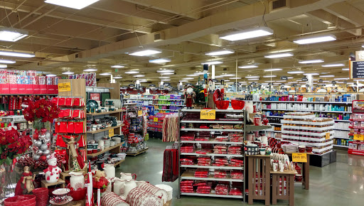 Grocery Store «Fred Meyer», reviews and photos, 14700 SE McLoughlin Blvd, Milwaukie, OR 97267, USA