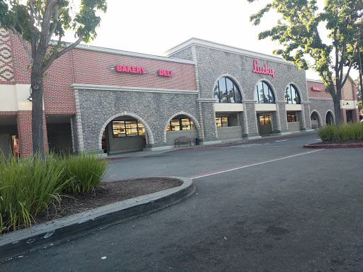 Lucky, 2000 Portola Ave, Livermore, CA 94551, USA, 