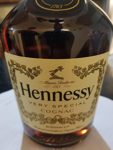 Liquor Store «East Windsor Bottle King», reviews and photos, 385 US-130, East Windsor, NJ 08520, USA