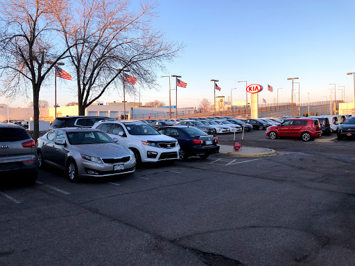 Kia Dealer «Luther Kia of Bloomington», reviews and photos, 1701 American Blvd W, Minneapolis, MN 55431, USA