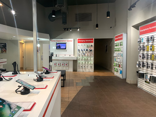 Telecommunications Service Provider «Verizon Wireless - Wireless Communications», reviews and photos, 2303 Ranch Rd 620 S, Lakeway, TX 78734, USA