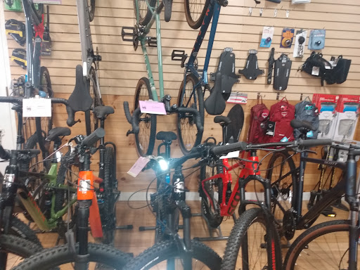 Woodstock Sports, 30 Central St, Woodstock, VT 05091, USA, 