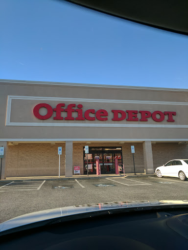 Office Depot, 2400 Battleground Ave, Greensboro, NC 27408, USA, 