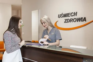 Klinika Stomatologii Uśmiech Zdrowia dr Kazerooni - Łowicka image