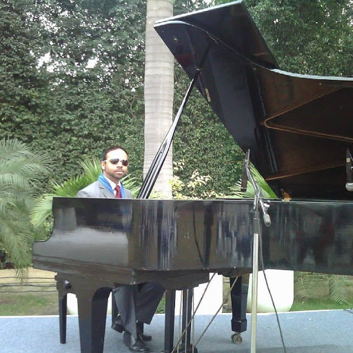 Best Pianist delhi ncr Fabio ferns