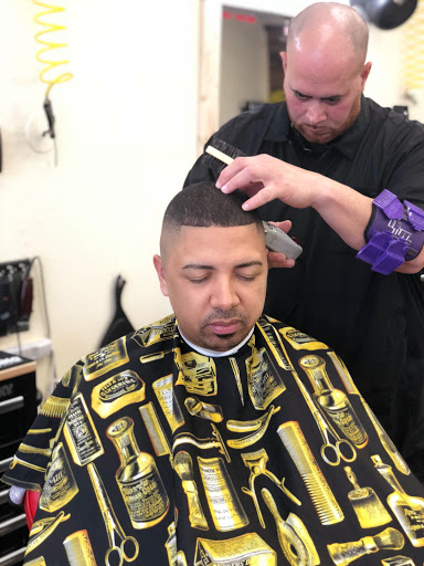 Hair Salon «Gold Cut Barber Shop», reviews and photos, 7031 W Hillsborough Ave, Tampa, FL 33634, USA