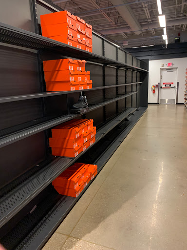 Clothing Store «Nike Factory Store», reviews and photos, 29300 Hempstead Rd #501, Cypress, TX 77433, USA