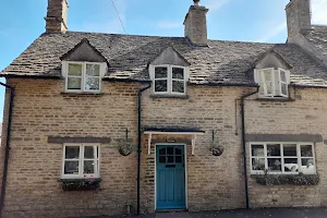 Cotswold Cottage Bed & Breakfast image