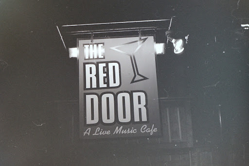 Night Club The Red Door Reviews And Photos 675 Main St