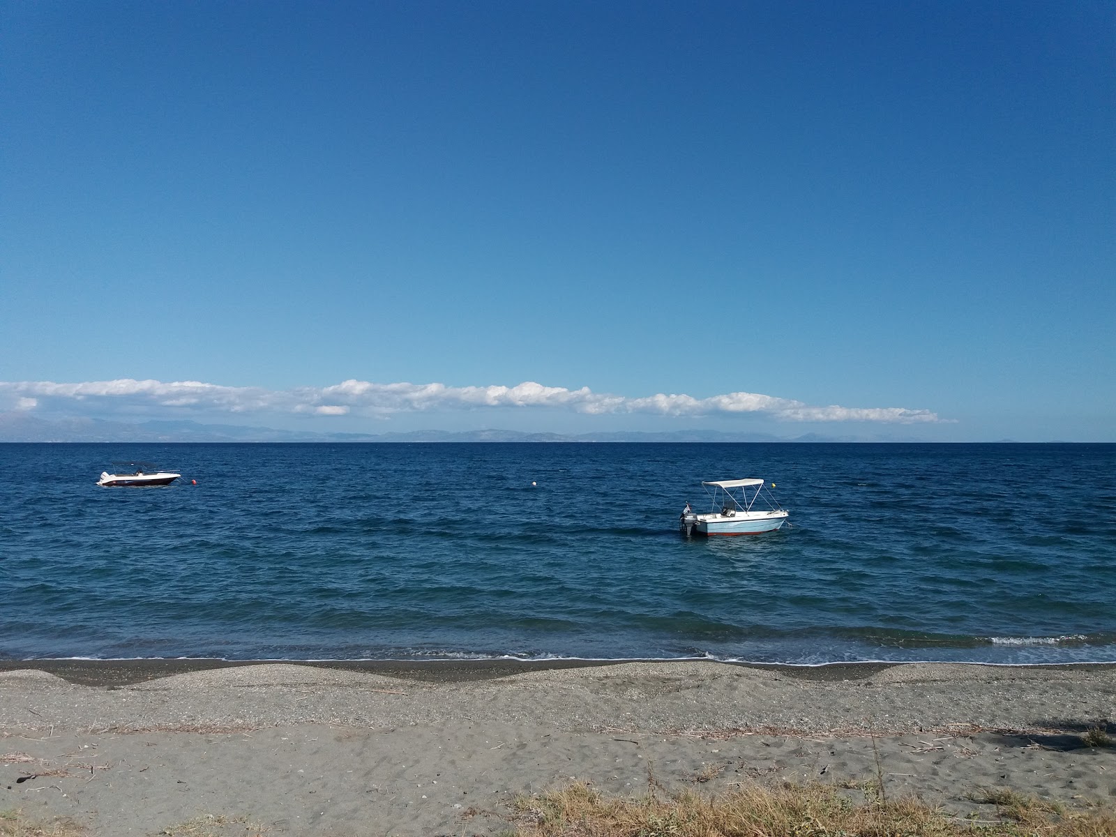 Kamares beach II'in fotoğrafı çok temiz temizlik seviyesi ile
