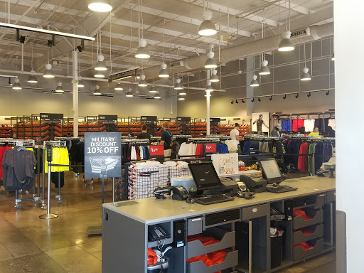 Clothing Store «Nike Factory Store», reviews and photos, 243 Tanger Dr Suite 243, Williamsburg, IA 52361, USA