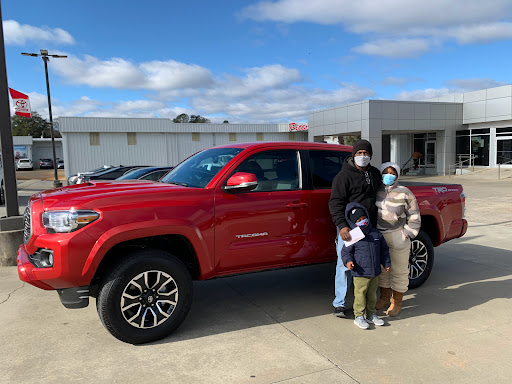 Toyota Dealer «Pitts Toyota», reviews and photos, 210 N Jefferson St, Dublin, GA 31021, USA