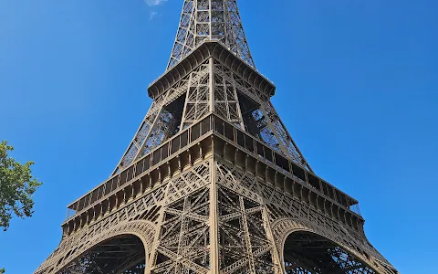 Eiffel Tower image