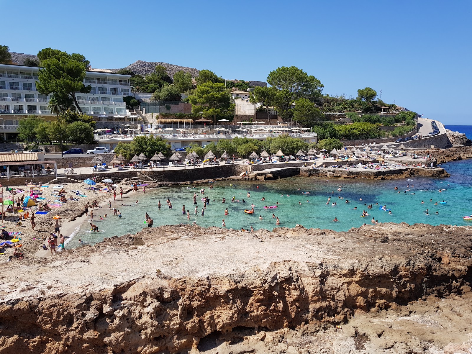 Foto af Playa de Cala Molins med lille bugt