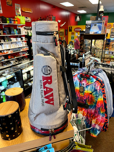 Vaporizer Store «Gandalfs Smoke & Vape Shop», reviews and photos, 635 OR-99W, McMinnville, OR 97128, USA