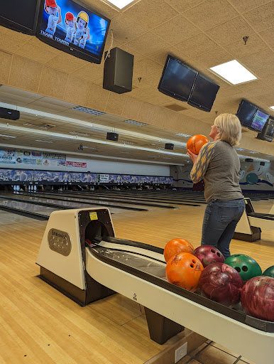 Bowling Alley «Obx Bowling», reviews and photos, 200 W Satterfield Landing Rd, Kill Devil Hills, NC 27948, USA