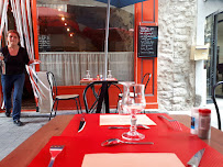 Atmosphère du Restaurant Le Bistrot de la fontaine à Saint-Ambroix - n°1