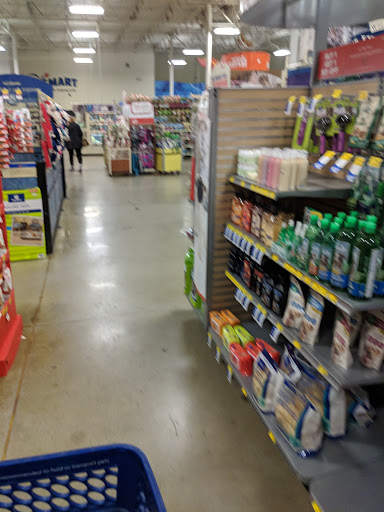 Pet Supply Store «PetSmart», reviews and photos, 20530 E 13 Mile Rd, Roseville, MI 48066, USA