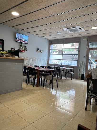 Restaurante Latino El Buen Gusto - Carrer de Castelao, 140, 08902 L,Hospitalet de Llobregat, Barcelona, Spain