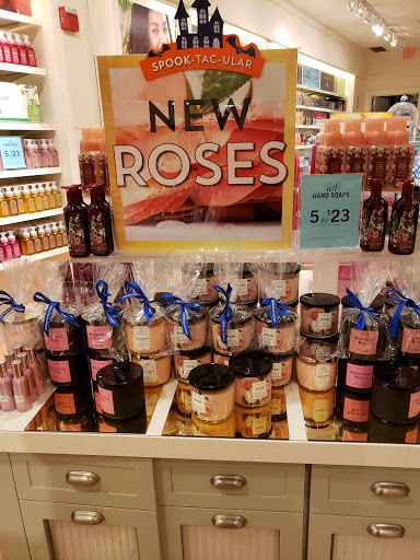 Beauty Supply Store «Bath & Body Works», reviews and photos, 9349 W Atlantic Blvd, Coral Springs, FL 33071, USA
