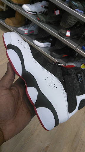 Shopping Mall «Liberty Court Shopping Center», reviews and photos, 8660 Liberty Rd, Randallstown, MD 21133, USA