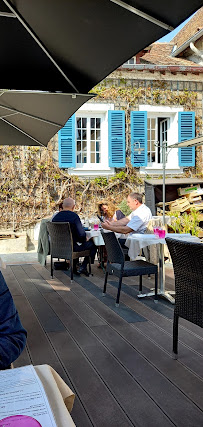 Atmosphère du Restaurant Le Jardin des Lys à Moret-Loing-et-Orvanne - n°6