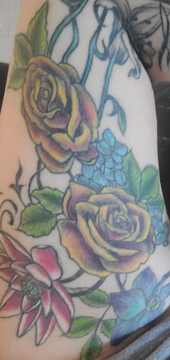 Explore totem pole tattoo ideas, creative tattoo ideas in Mcalester, available at GSC Tattoo studios