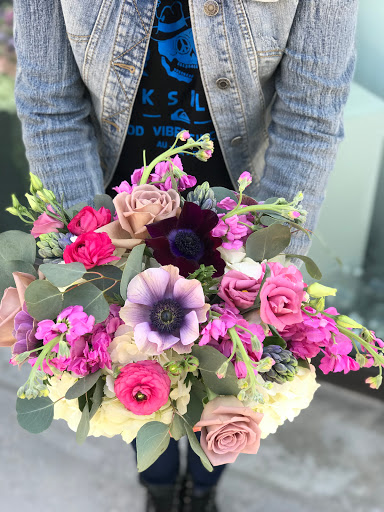 Florist «Florist Fire», reviews and photos, 716 S Village Cir, Tampa, FL 33606, USA