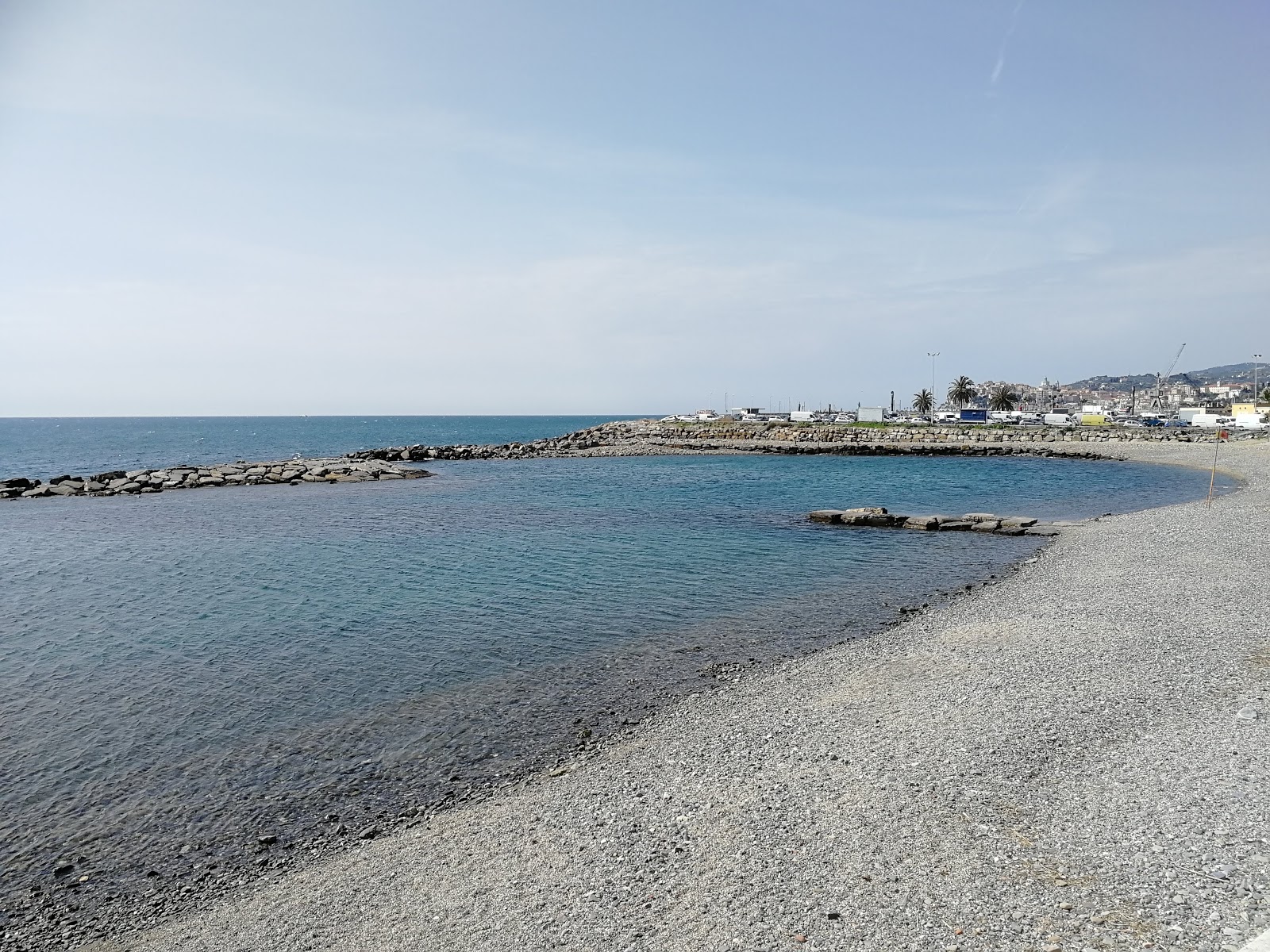 Fotografija Spiaggia Sogni d'estate z sivi fini kamenček površino